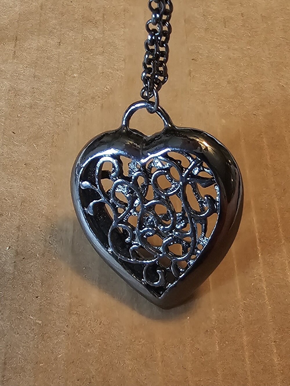 Heart Filigree Pendant Necklace - Black